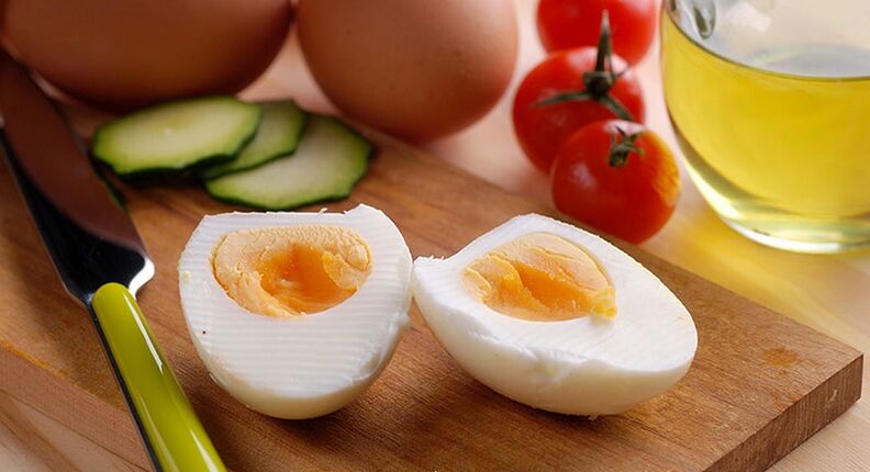 keedetud muna ja köögiviljad kehakaalu langetamiseks